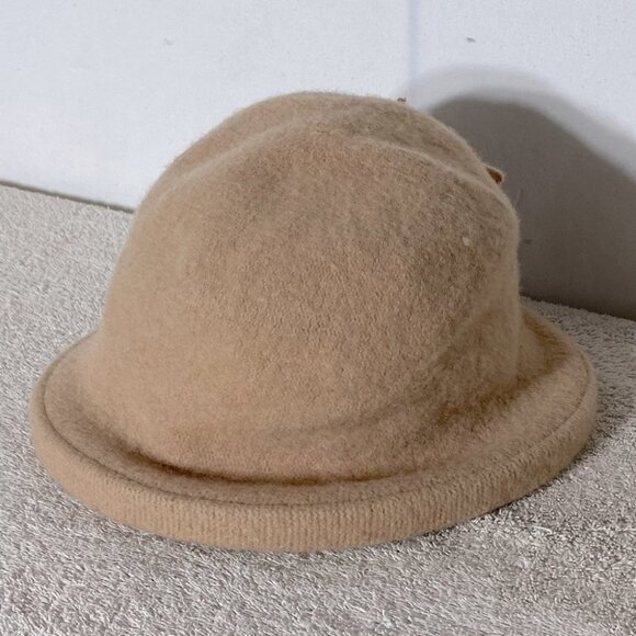 D&y Tan Beige Wool Cloche Hat With Flower Decoration - Picture 3 of 11